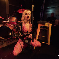 Cumgirl8 @ Toekomstmuziek