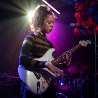 Nilüfer Yanya @ Bitterzoet