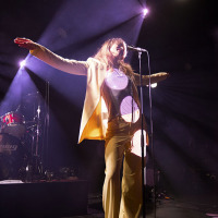 Suki Waterhouse @ Tolhuistuin