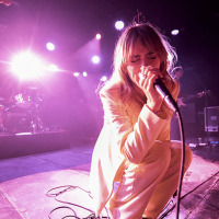 Suki Waterhouse @ Tolhuistuin